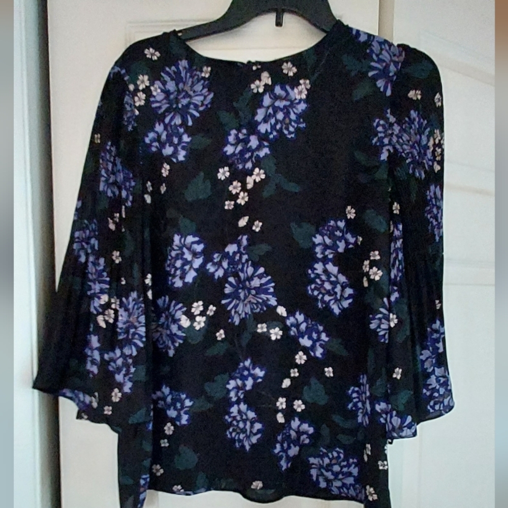 Ann Taylor Factory Black Floral Bell 3/4 Sleeve Top Business Casual Small Fairy